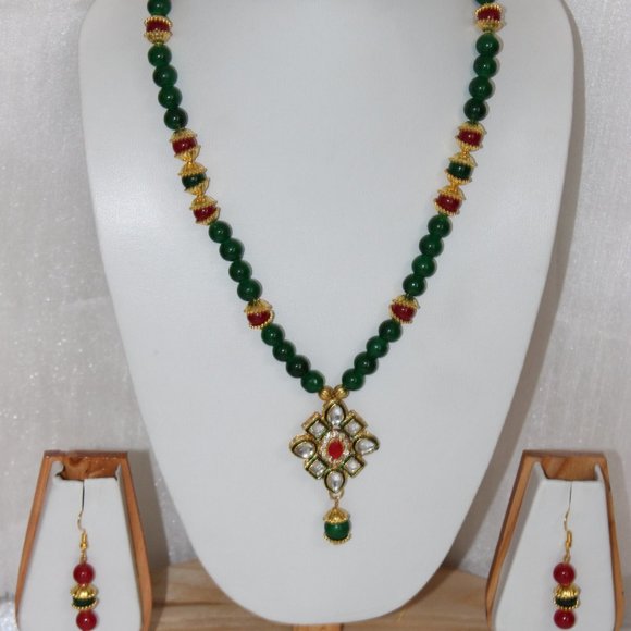 Red Green Kundan Necklace Set - Picture 2 of 2